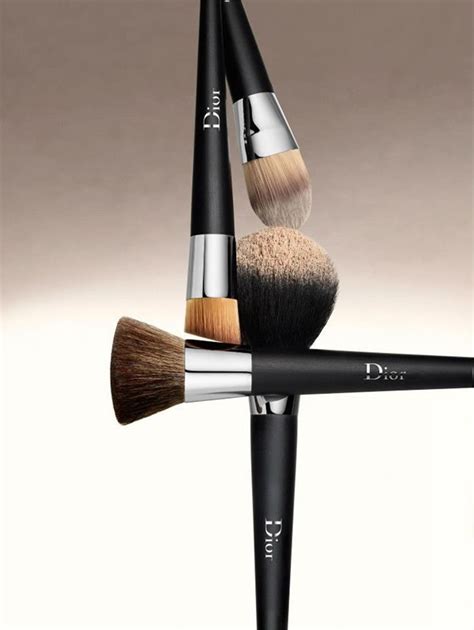 dior brochas|Dior tools and brushes.